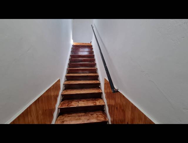 350M² BUILDING TO LET IN WOODSTOCK